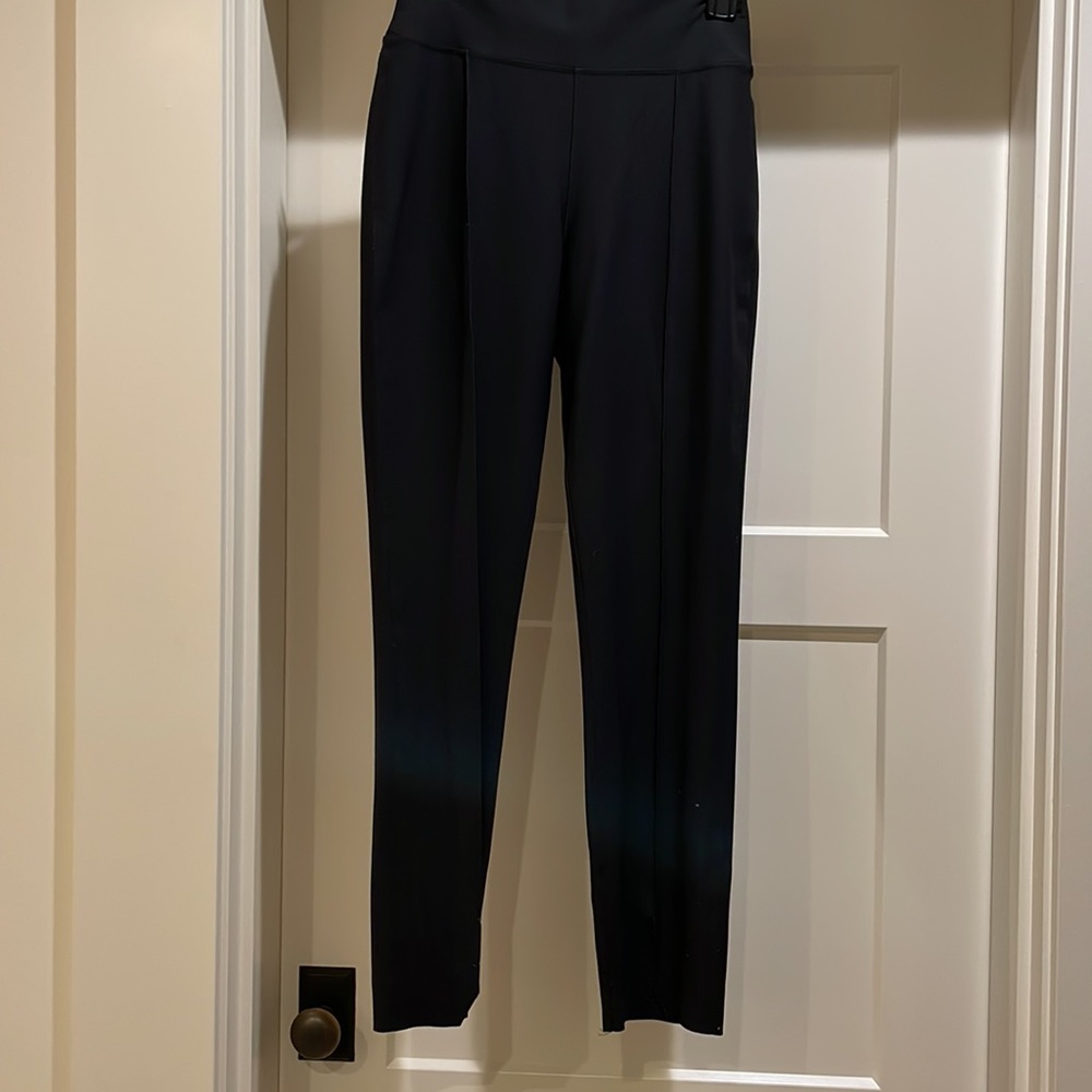 Elegant Black Cropped Pants - Picture 6 of 9